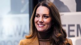 キャサリン妃、今年最初の単独公務に初トライのブランドで登場