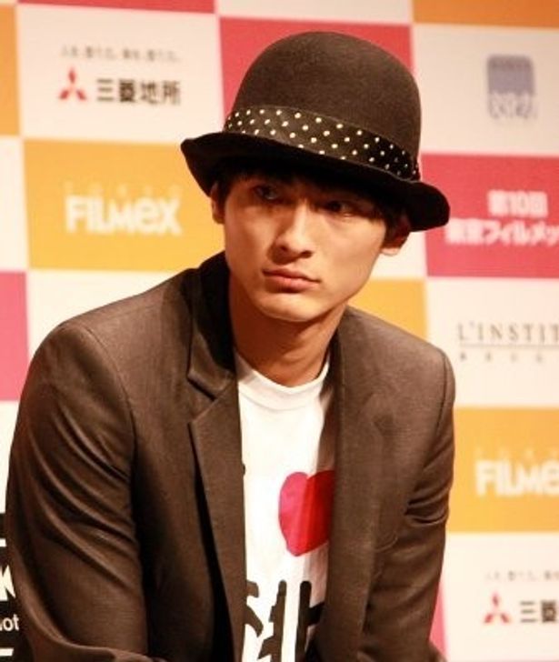 松田を兄のように慕って撮影したという高良健吾