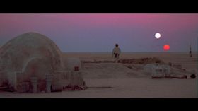 美しい砂漠とは裏腹に、様々な危険が潜む無法の地でもある…