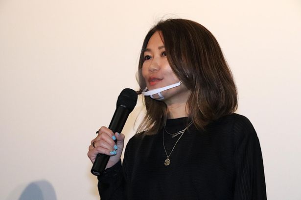 『MIRRORLIAR FILMS Season2』初日舞台挨拶に登壇したAzumiHasegawa監督