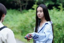 ある心霊動画に自分そっくりの女子高生の姿を見つけた奏音をKoki,が演じる