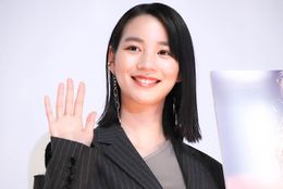 上映後には大きな拍手が沸きあがり、「観てくれる人とつながる映画になった」と喜んだのん