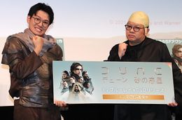 ミキが劇中キャラクターをイメージした衣装を披露