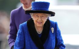 エリザベス女王が通常公務に復帰