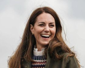 キャサリン妃母、エリザベス女王在位70周年の記念グッズを販売