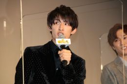 映画『おそ松さん』で、松野おそ松役を演じた向井康二