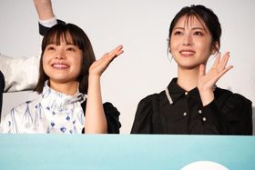 岸井ゆきのと浜辺美波が親友役で共演！