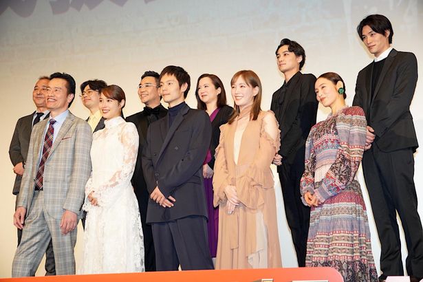『劇場版ラジエーションハウス』完成披露舞台挨拶の様子