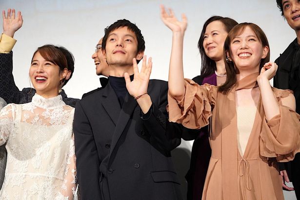 『劇場版ラジエーションハウス』完成披露舞台挨拶の様子