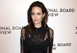 アンジェリーナ・ジョリーがイタリアの子ども病院を訪問