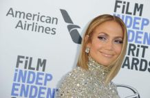 『マリー・ミー』のスクリーンから溢れかえる、アラフィフの歌姫、ジェニファー・ロペスの魅力