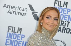 『マリー・ミー』のスクリーンから溢れかえる、アラフィフの歌姫、ジェニファー・ロペスの魅力