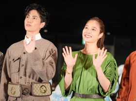 「キャーキャー言われながらランウェイを歩きたい」という広瀬に「気持ちいいですよ」と答えた志尊