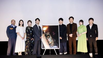 『夜を走る』の初日舞台挨拶が開催