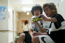 『神は見返りを求める』“癖強キャラ”たちの場面写真解禁！