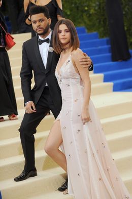 交際中のセレーナ・ゴメスとザ・ウィークエンド