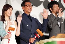 鏡開きでハプニングも！『大河への道』が初日を迎えた
