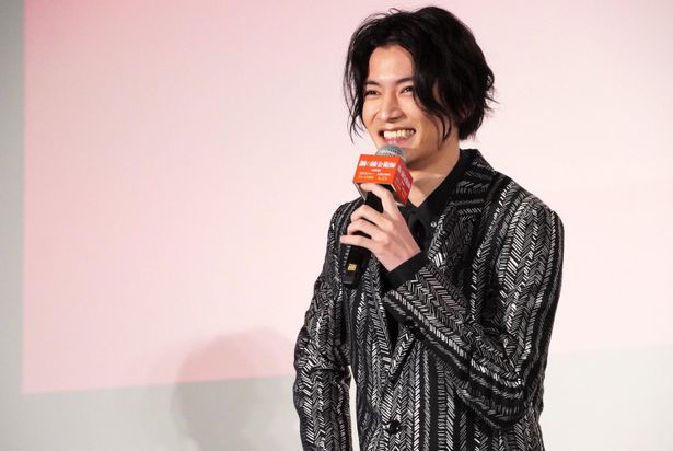 渡邊圭祐、ダンスが苦手!?山田涼介の暴露に照れ笑い