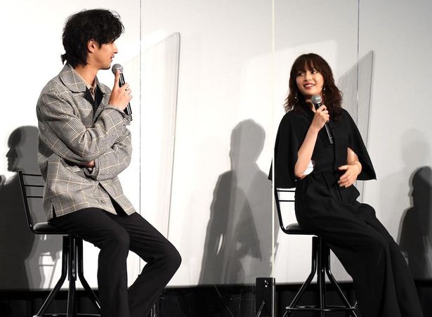 自身のもとに届いた感想の内容を横浜に伝えた広瀬