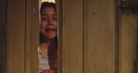 あの有名シーンにそっくり…A24最新ホラー『X エックス』の場面写真が解禁