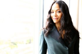 まぶしい笑顔で応えてくれたゾーイ・サルダナ