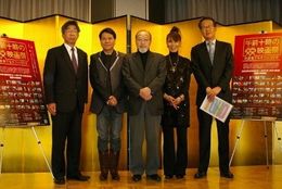 「午前十時の映画祭」選定委員の面々。左から、中川敬実行委員会企画プロデューサー、おすぎ氏、品田雄吉氏、襟川クロ氏、高井英幸東宝社長