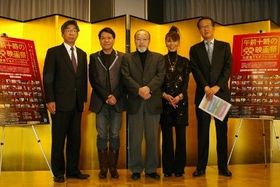 「午前十時の映画祭」選定委員の面々。左から、中川敬実行委員会企画プロデューサー、おすぎ氏、品田雄吉氏、襟川クロ氏、高井英幸東宝社長