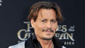 ジョニデ演じるジャック・スパロウが、ディズニーランド・パリに再登場し話題に