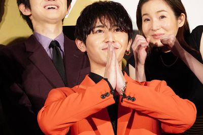 山田涼介、原作愛強すぎ！エドをイメージした赤コート姿で登場した