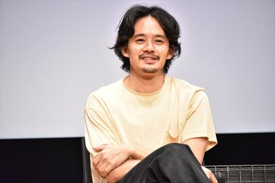 池松壮亮、母校記念動画で藤井道人監督と初タッグ！「表現力と忍耐を兼ね備えたすばらしい監督」