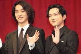 吉沢亮「すごい…。すごかった！」と山崎賢人のアクションに惚れ惚れ！