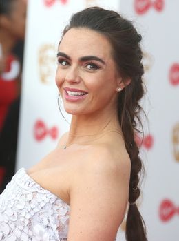 恋人との子供を妊娠中で幸せいっぱいのジェニファー・メトカルフェ