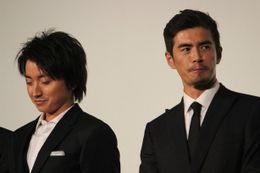藤原竜也と伊藤英明が初共演
