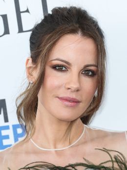 娘リリーの写真をインスタグラムにUPしたケイト・ベッキンセール