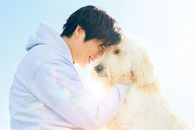 人間と犬の絆が起こした奇跡の物語『ハウ』