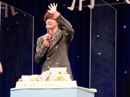 20歳のバースデーをファンとともに前祝い！会場に手を振る道枝駿佑(なにわ男子)
