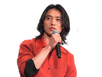 山崎賢人、佐藤信介監督と“裸の付き合い”で共闘！