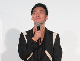 『サバカン SABAKAN』の完成披露舞台挨拶に登壇した草なぎ剛