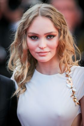 カンヌ国際映画祭に登場したリリー・ローズ・デップ