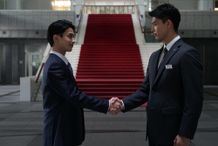 日本有数のメガバンクに同期入社したアキラとあきらは、互いの信念の違いから別々の道を歩み始める(『アキラとあきら』)