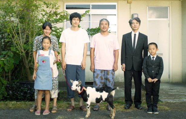 次第に心を通わせていくハイツムコリッタの住人たち