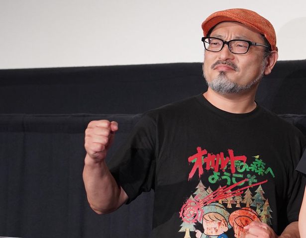 白石ワールドで根強いファンを持つ白石晃士監督。映画監督の黒石光司役でも出演！