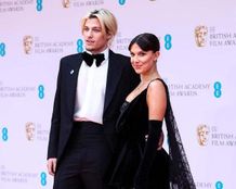 ボン・ジョヴィ息子のジェイクとミリー・ボビー・ブラウンに婚約の噂？