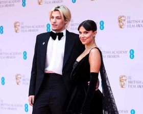 ボン・ジョヴィ息子のジェイクとミリー・ボビー・ブラウンに婚約の噂？