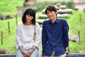 映画「家に帰ると妻が必ず死んだふりをしています。」W主演の榮倉奈々＆安田顕