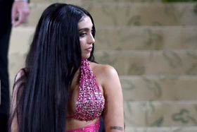 マドンナ娘、歌手デビュー！