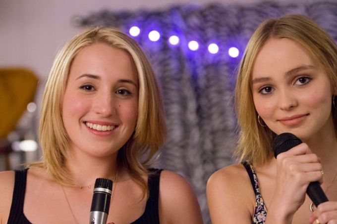 コンビニ・ウォーズ〜バイトJK VS ミニナチ軍団〜：映画作品情報