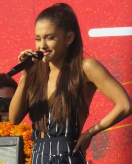 しばらくの間ワールドツアーのキャンセルを発表したアリアナ・グランデ