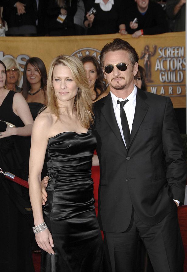 【写真を見る】3度目の離婚のロビン・ライト、華麗なる男性遍歴を写真で辿る！