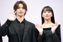 横浜流星は、コンビニのレジ袋がカバン代わり！素顔も明かされた